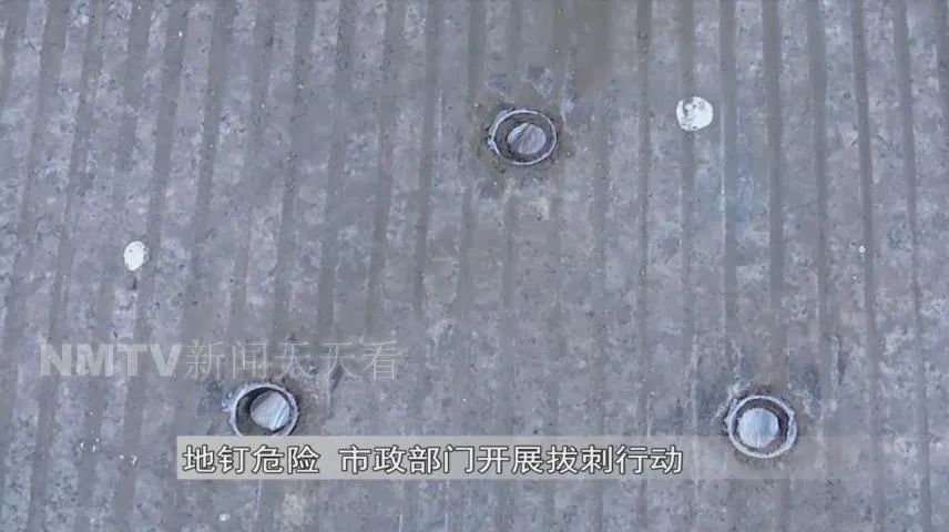 DƬ